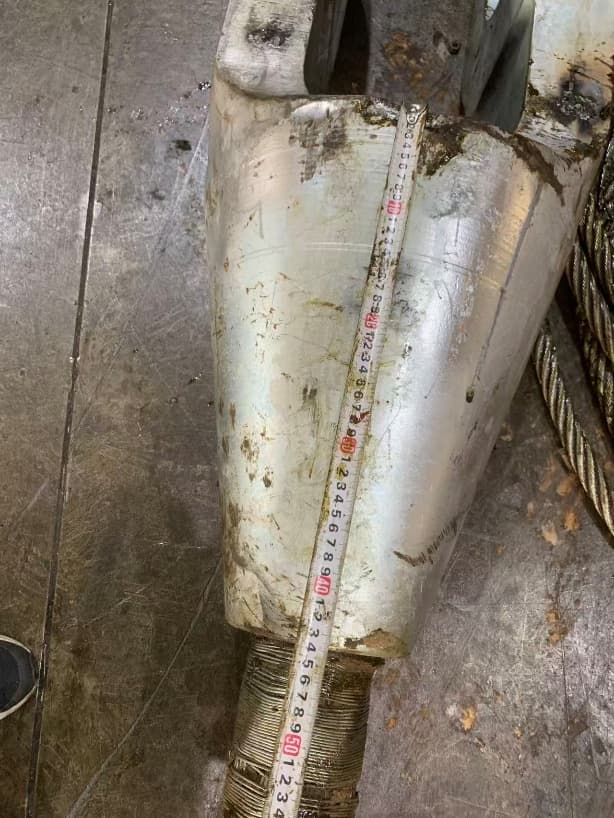 根据GB/T 30588-2014钢丝绳绳端合金熔铸套接5.5.2中规定，40％破断拉力下，锥体下移量不大于锥体长度4％。         我们的产品在70％破断拉力下，锥体下移量仅1％锥体长度。